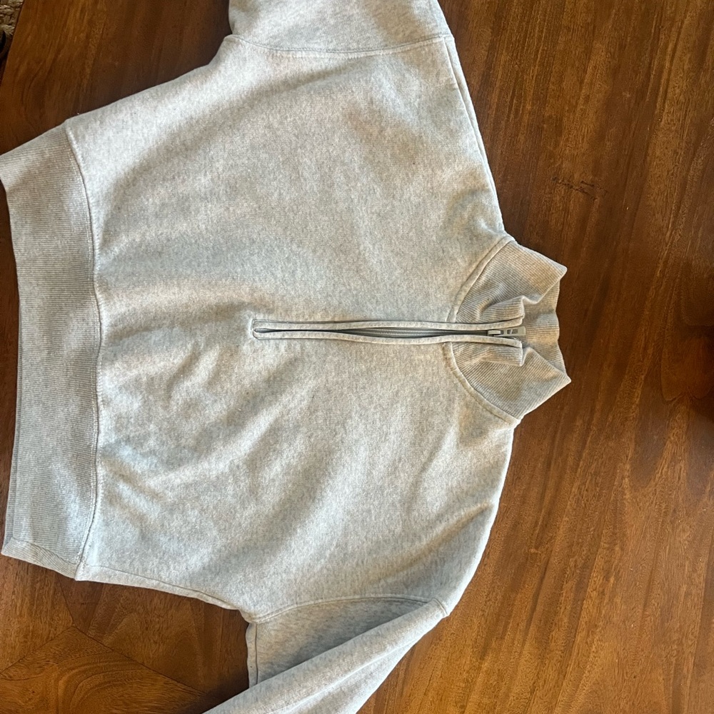 Light heather gray Jo&co 1/2 zip